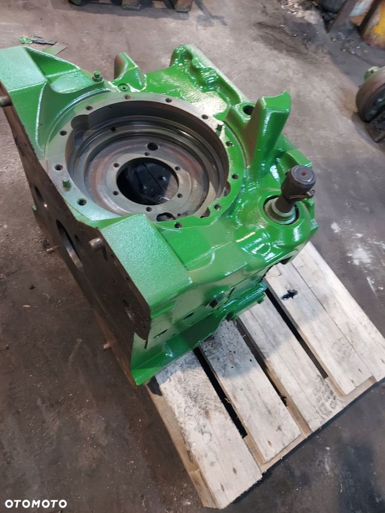 OBUDOWA MOST TYŁ R151320 R129569 JOHN DEERE 6910 2000R - 7