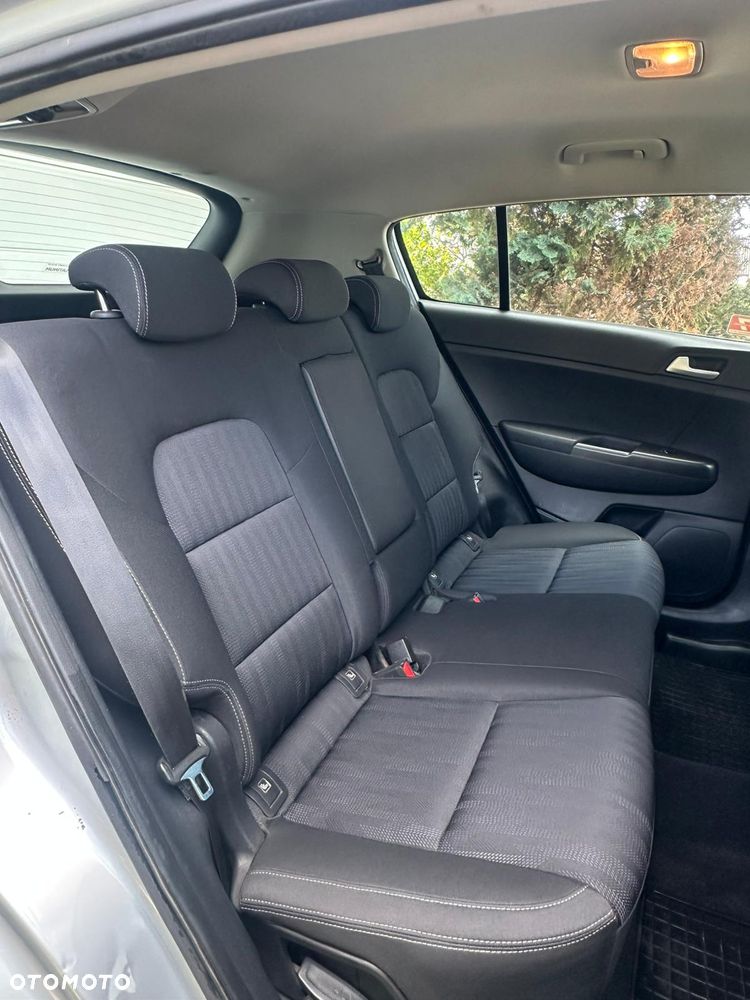 Kia Sportage 1.6 T-GDI Business Line 4WD - 33