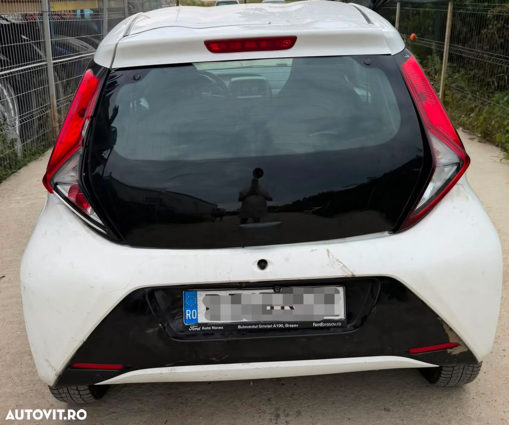 Toyota Aygo 1.0 VVY-I 5 usi X-cite - 4