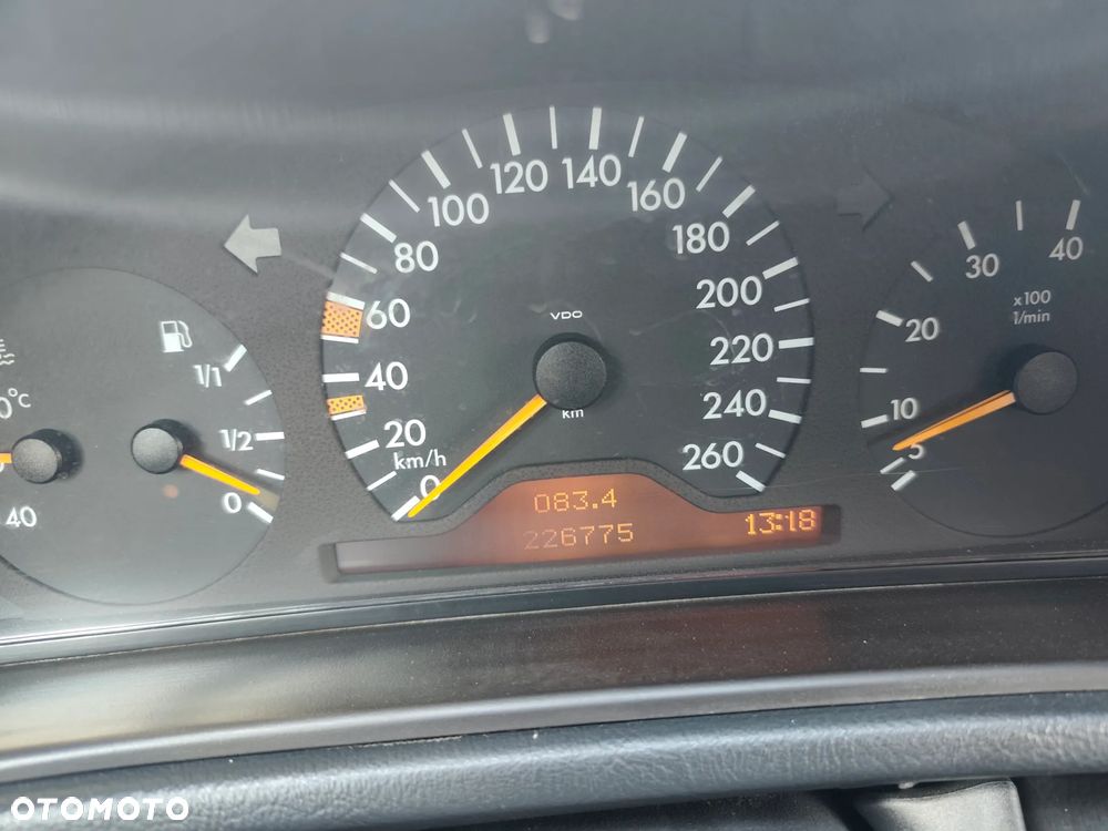 Mercedes-Benz CLK 320 - 9