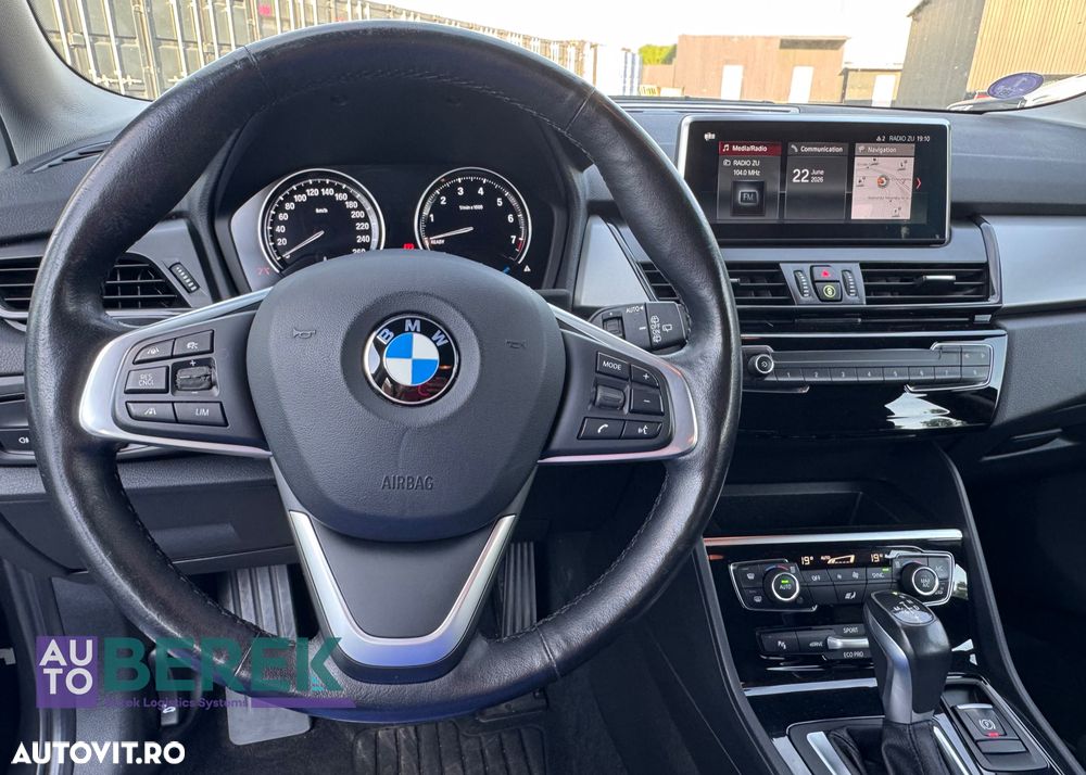 BMW Seria 2 218i AT - 11