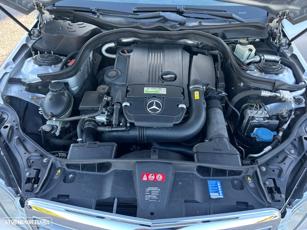 Mercedes-Benz E 250 CGI BlueEFFICIENCY 7G-TRONIC - 35