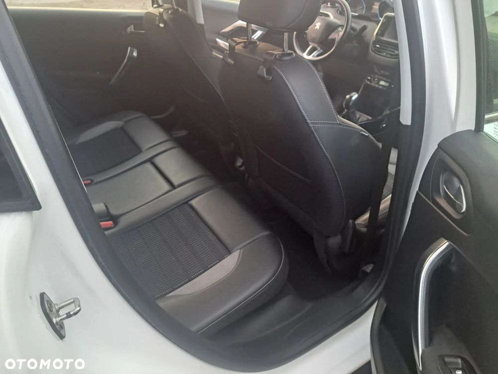 Peugeot 2008 BlueHDi 100 STOP & START Allure - 15