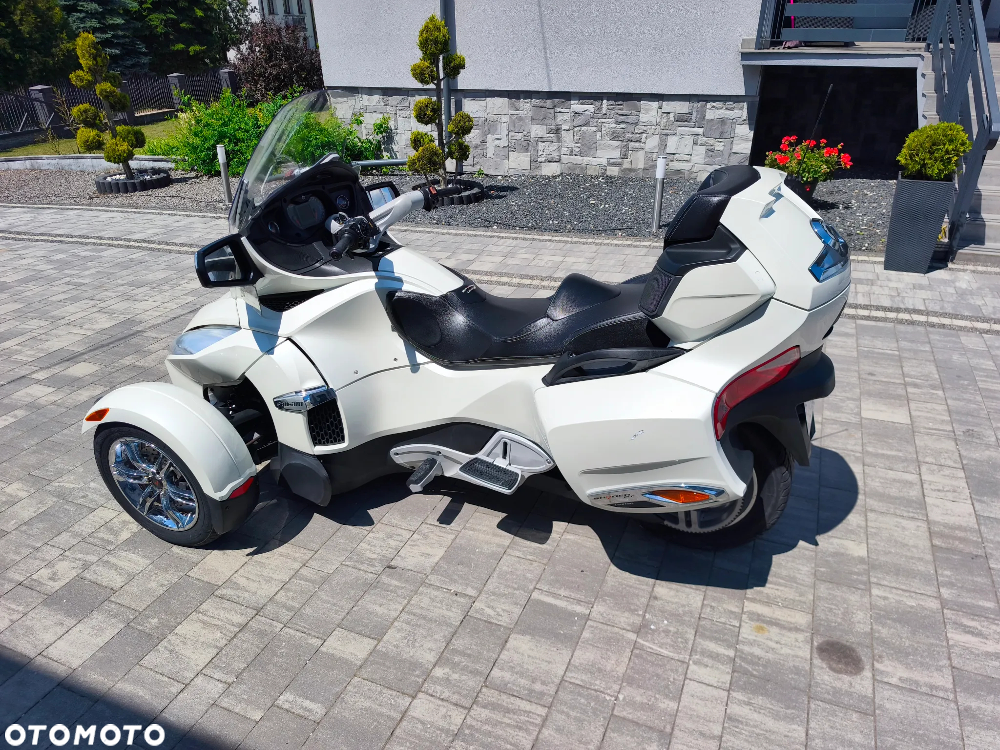 Can-Am Spyder - 12
