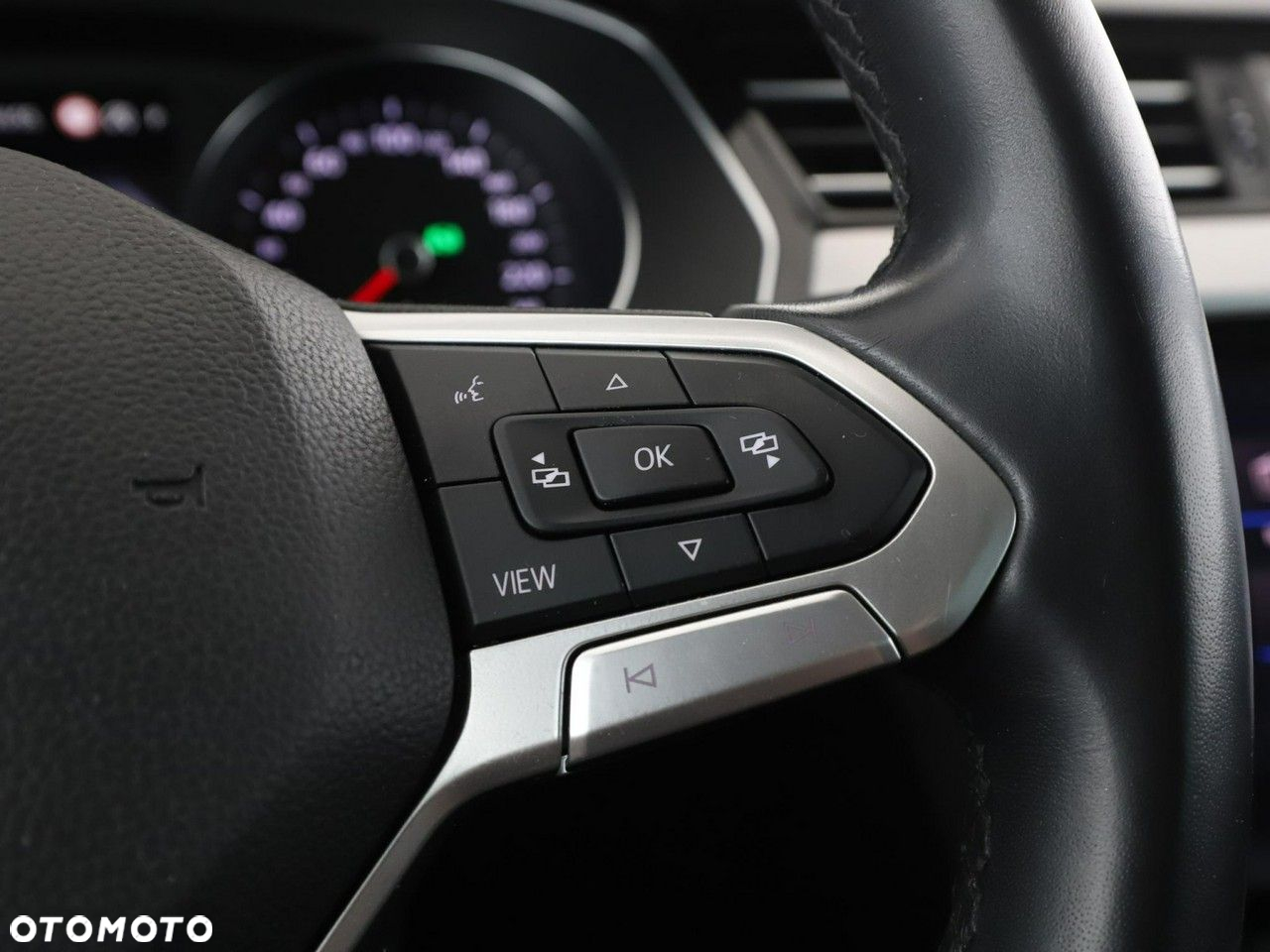 Volkswagen Passat 2.0 TDI SCR Business DSG - 31