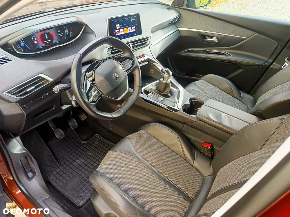 Peugeot 3008 1.2 PureTech Allure S&S - 9