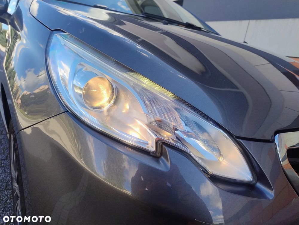 Peugeot 2008 1.2 Pure Tech Allure S&S - 27