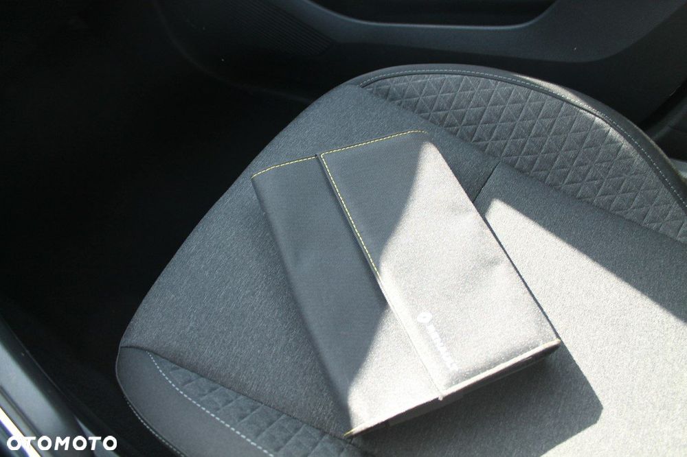 Renault Clio - 22
