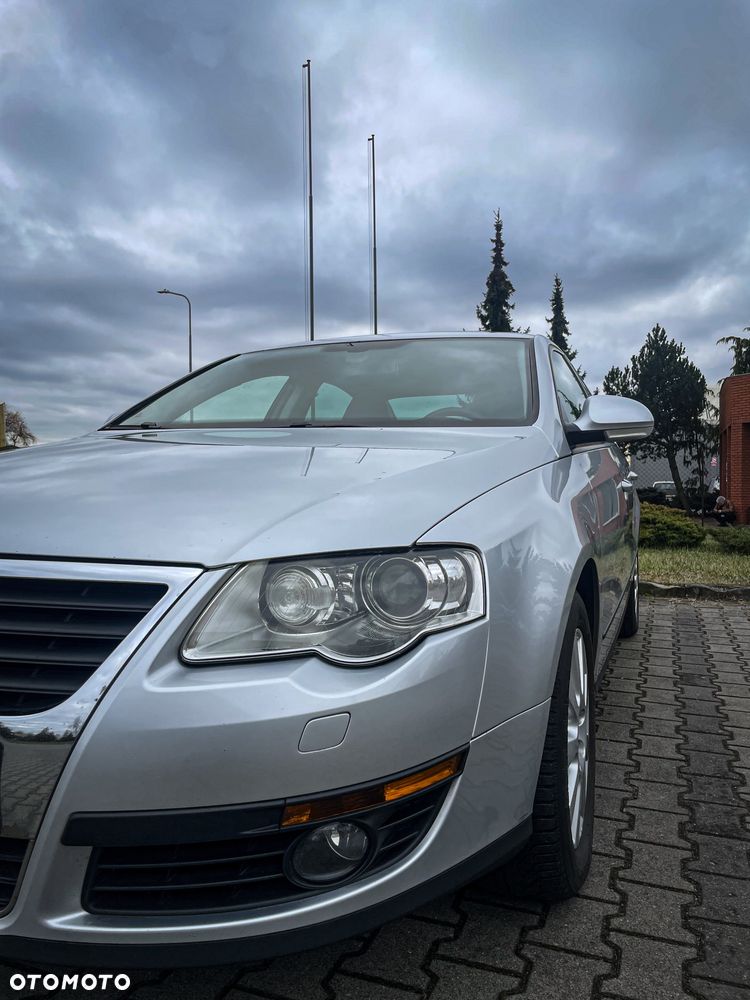 Volkswagen Passat 2.0 TDI Comfortline - 8