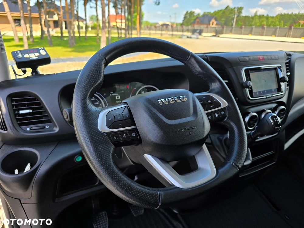 Iveco DAILY 50C18 MROŻNIA 8-PALETOWY + WINDA.1Tona AGREGAT Carrier -20*C +20*C 183Tyś km SERWIS DO OSTATNIEGO Km ASO IVECO SALON PL BOGATA OPCJA WYPOSAZENIA LED NAVI AKTYWNY TEMPOMAT FOTEL KIEROWCY PNEŁMATYCZNY - 35