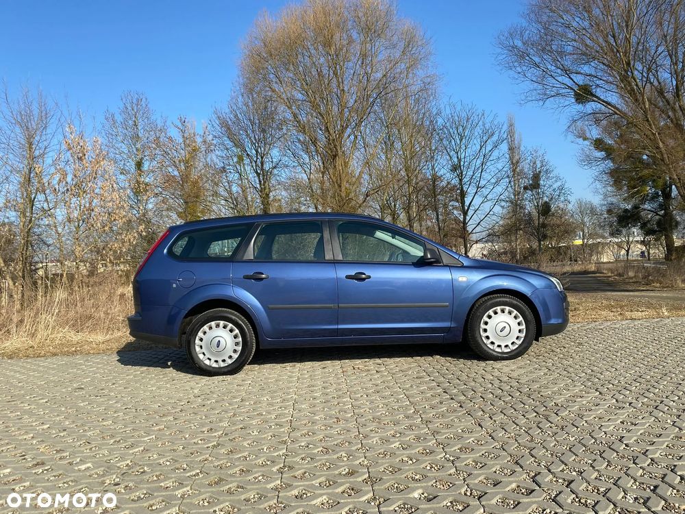 Ford Focus 1.4 16V Trend - 12