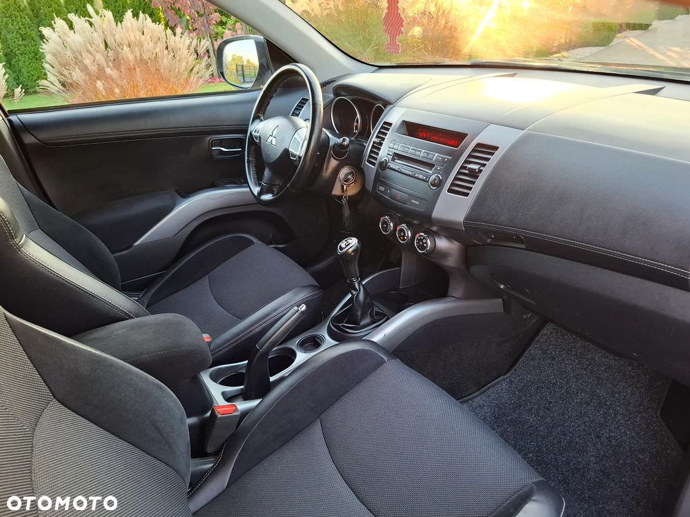 Mitsubishi Outlander 2.0 2WD XTRA - 40