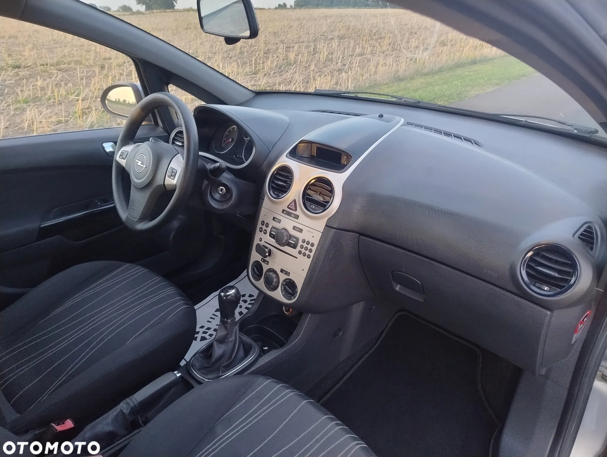 Opel Corsa 1.2 16V Cosmo - 16