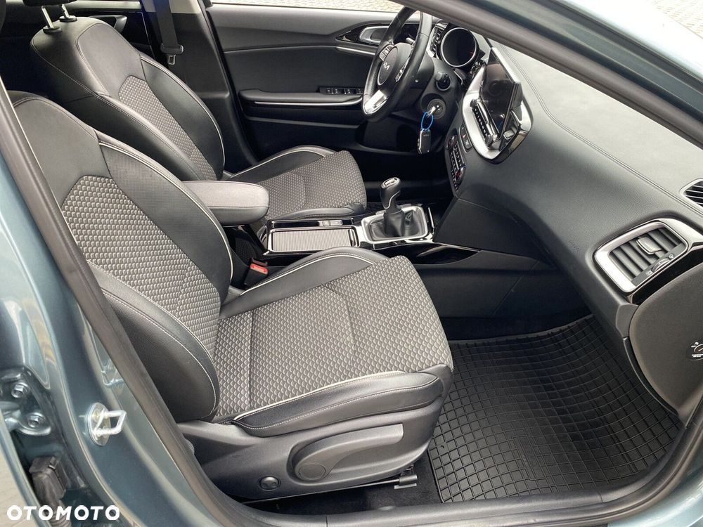 Kia Ceed - 15