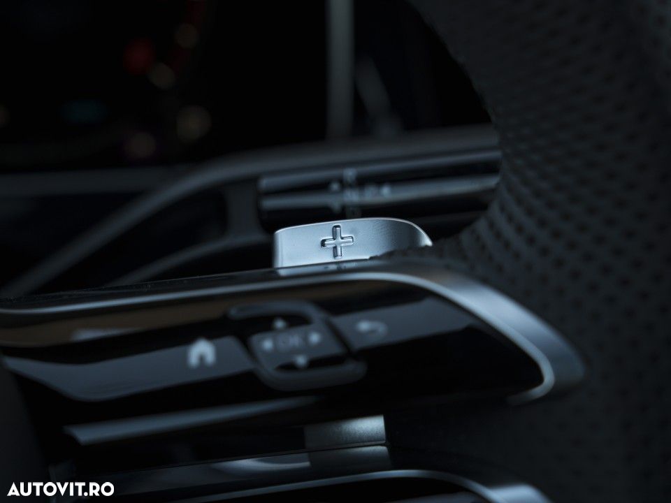 Mercedes-Benz E - 18