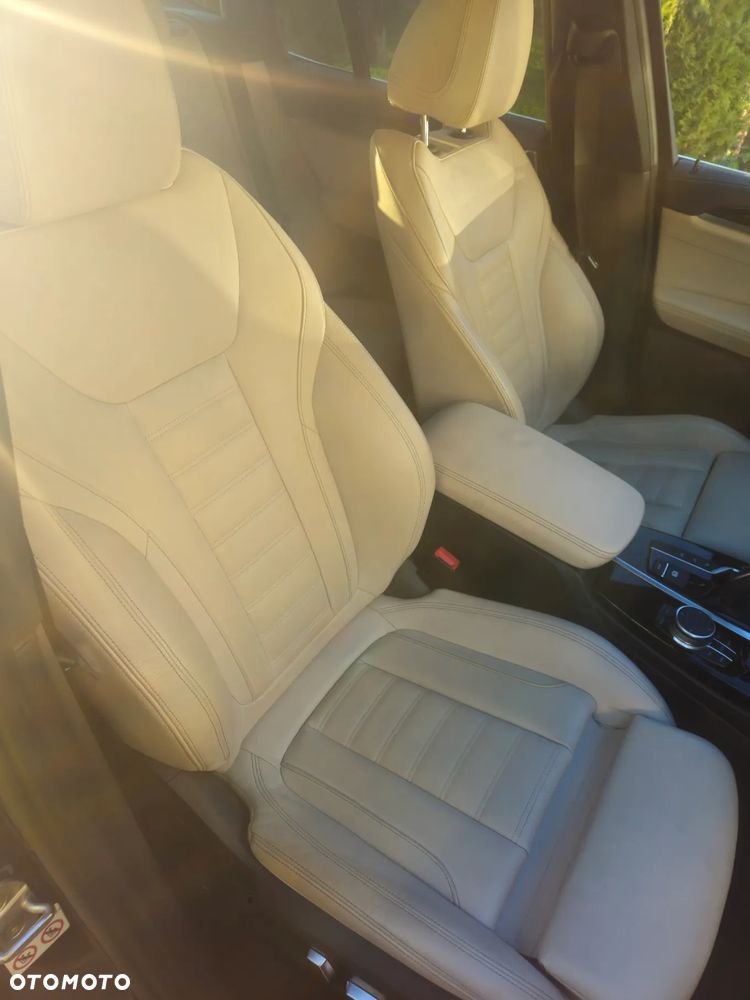 BMW X3 xDrive20d Luxury Line - 13