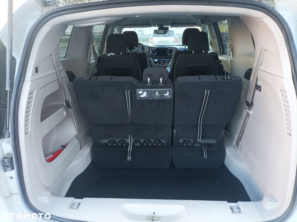 Chrysler Pacifica - 6
