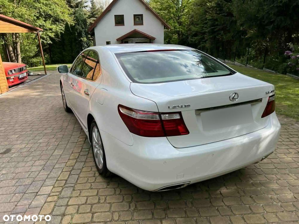 Lexus LS 460 Elite - 34