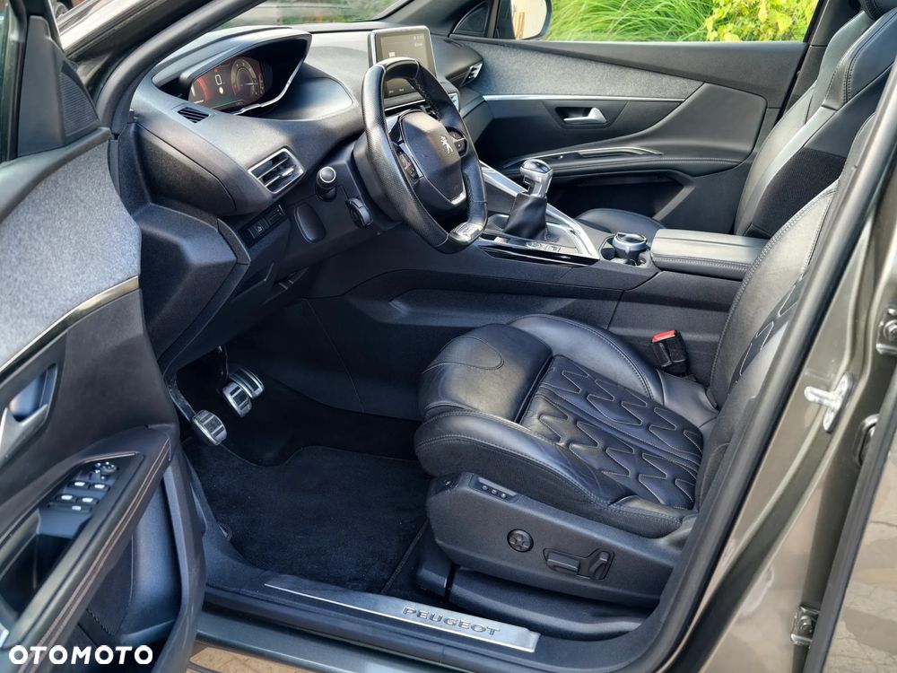 Peugeot 5008 - 8