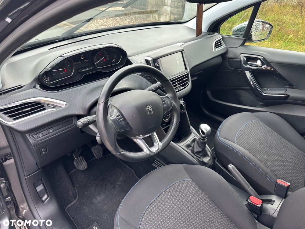 Peugeot 208 1.2 PureTech GPF Signature S&S - 6