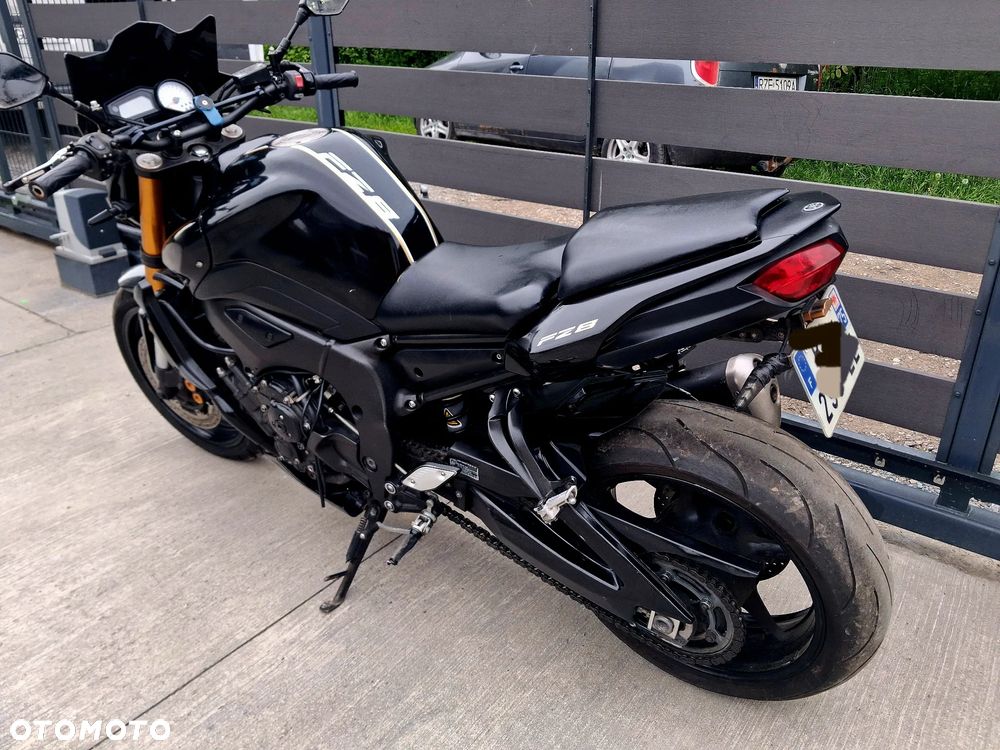 Yamaha FZ8 - 3