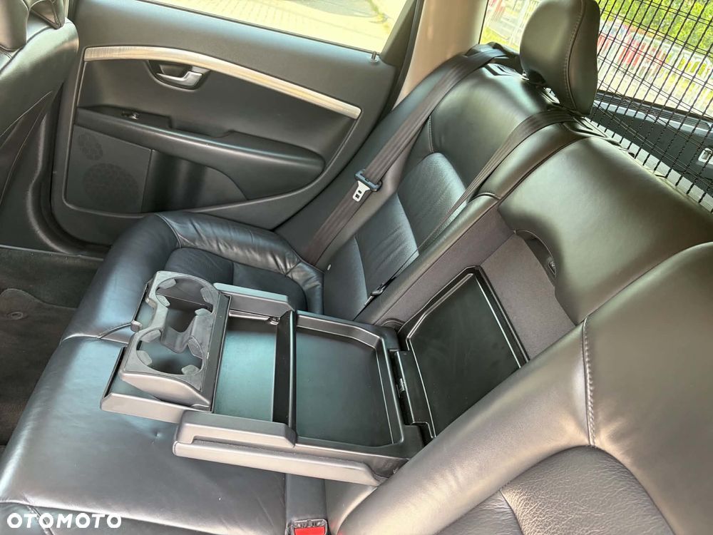 Volvo V70 2.4D Momentum - 22