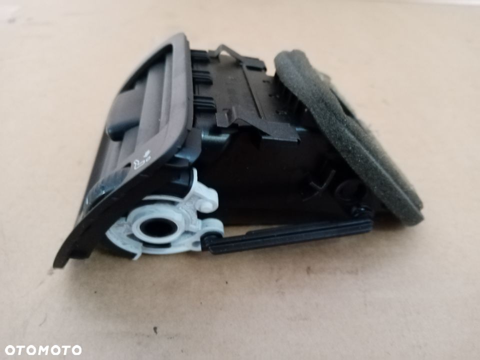 Kratka nawiewu powietrza lewa VW Passat B6 3C1819701E - 3