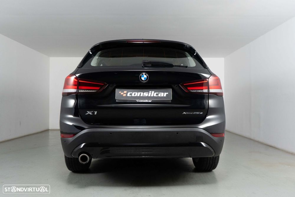 BMW X1 25 e xDrive Corporate Edition - 4