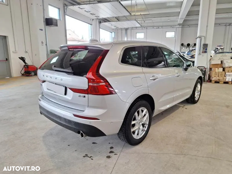 Volvo XC 60 B4 MHEV Momentum Pro - 5