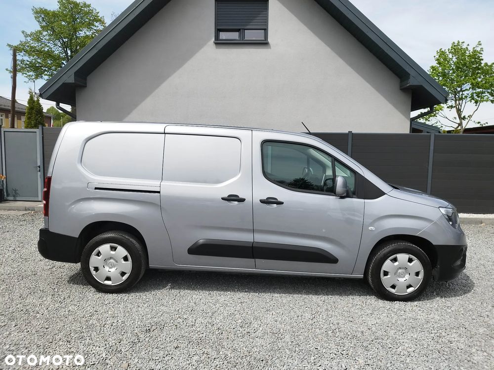 Opel COMBO MAXI 3 OSOBY - 9
