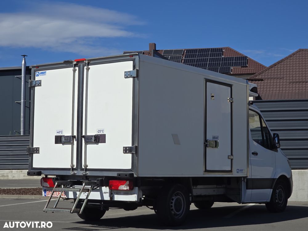 Mercedes-Benz Sprinter - 4