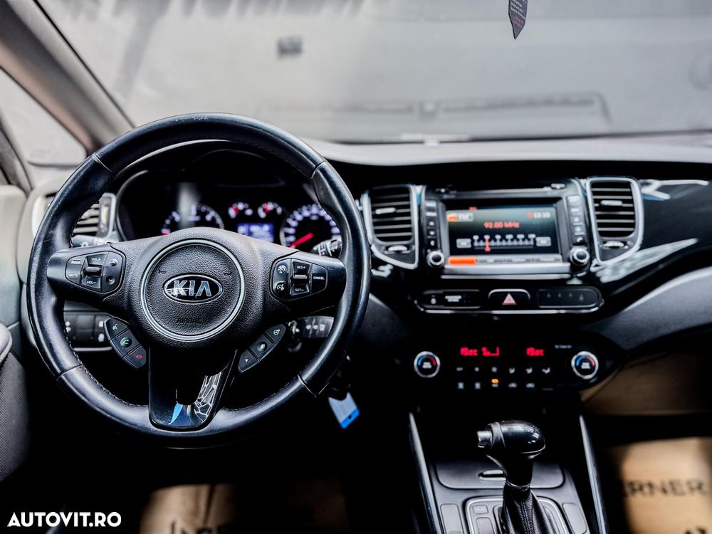 Kia Carens - 13