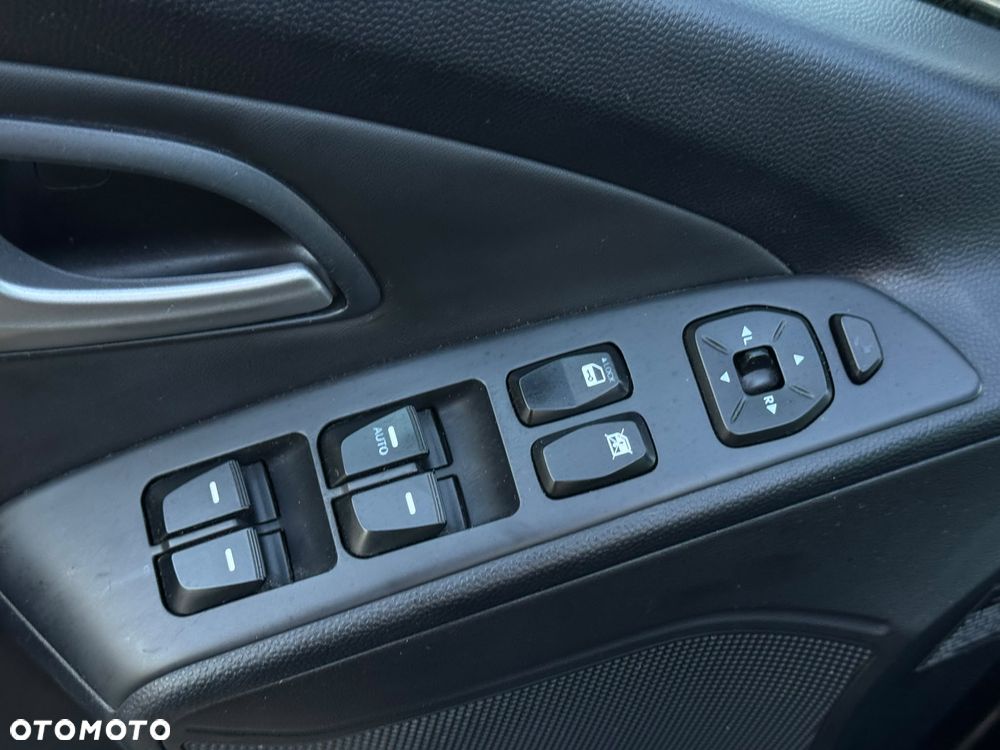 Hyundai ix35 2.0 CRDi Premium 2WD - 25