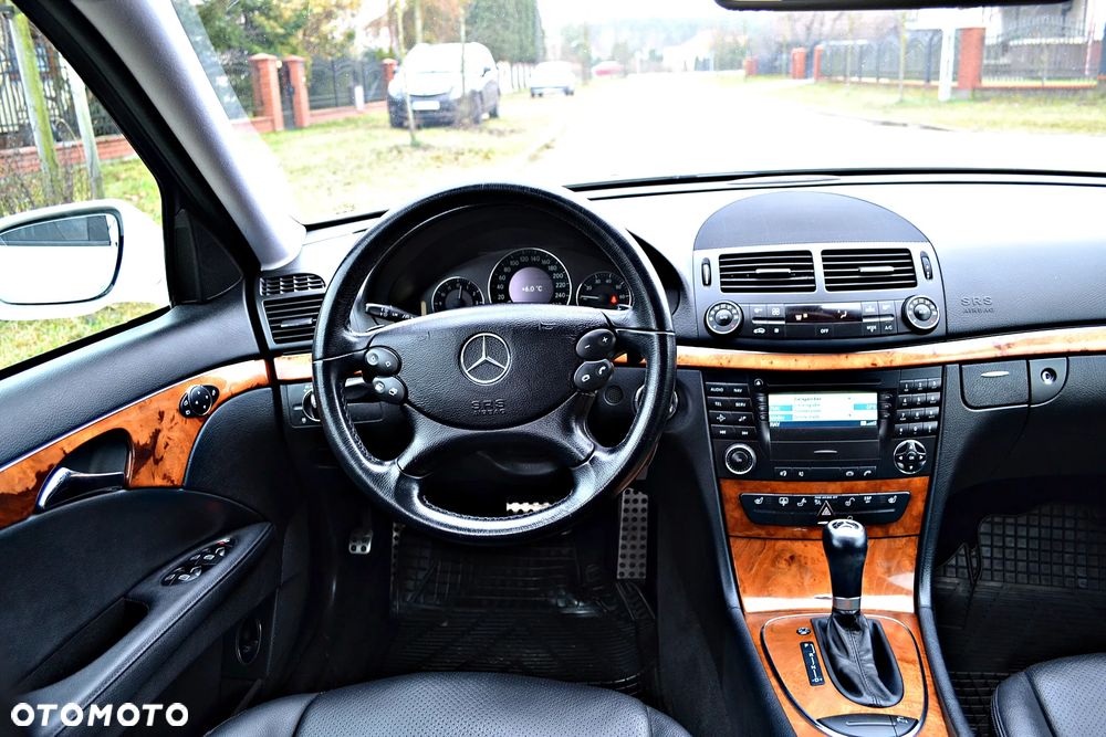 Mercedes-Benz Klasa E 200 Kompressor Automatik Elegance - 37