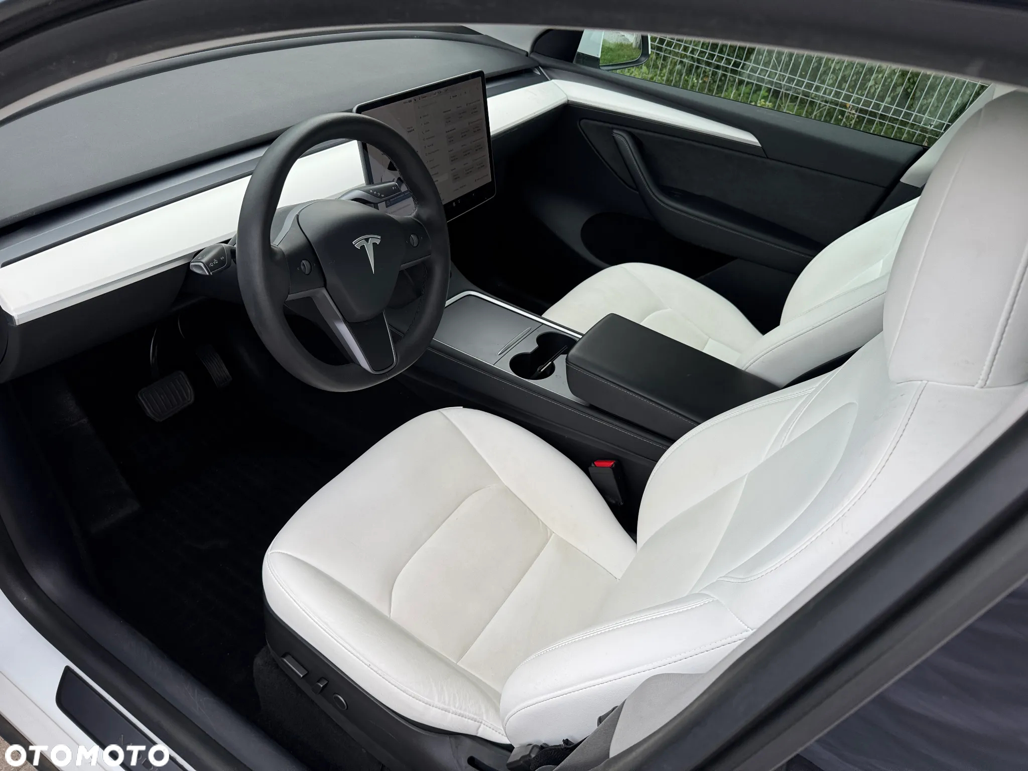 Tesla Y Model Long Range Dual Motor AWD - 13