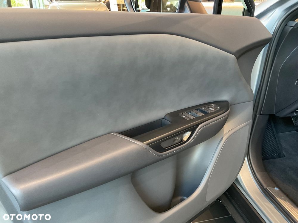 Lexus RZ 450e Prestige DIRECT4 - 6