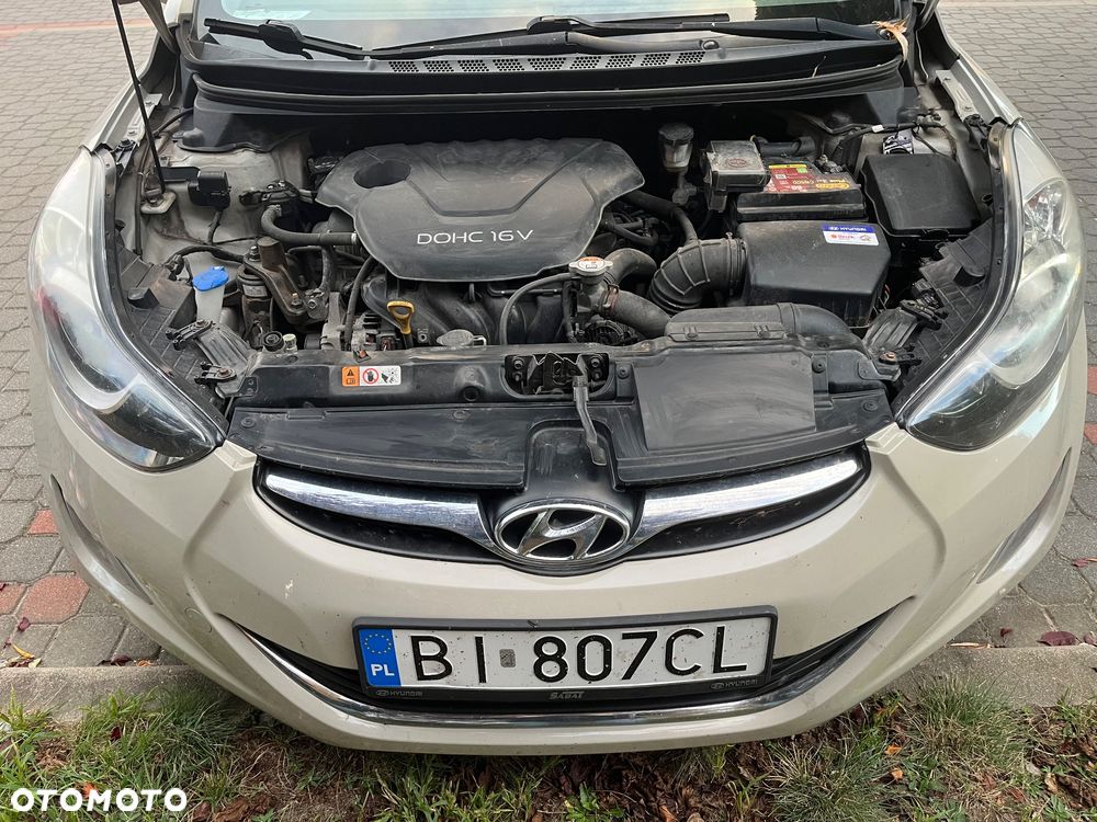 Hyundai Elantra 1.6 Comfort - 5