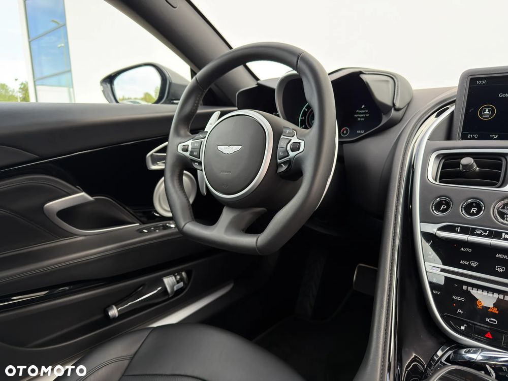 Aston Martin DBS - 12