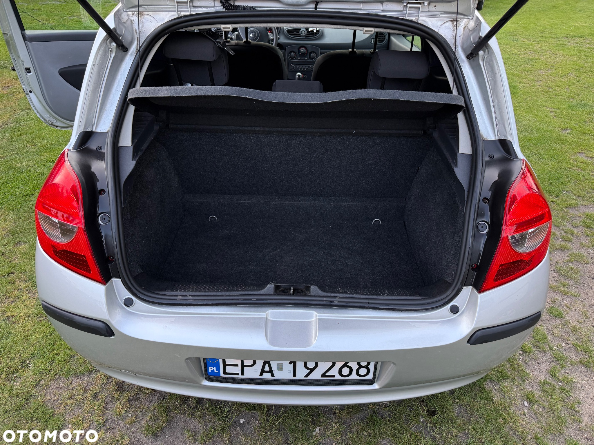 Renault Clio 1.2 16V Authentique - 17