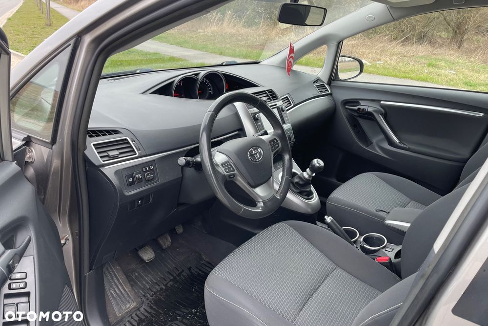 Toyota Verso 1.6 D-4D Premium - 9