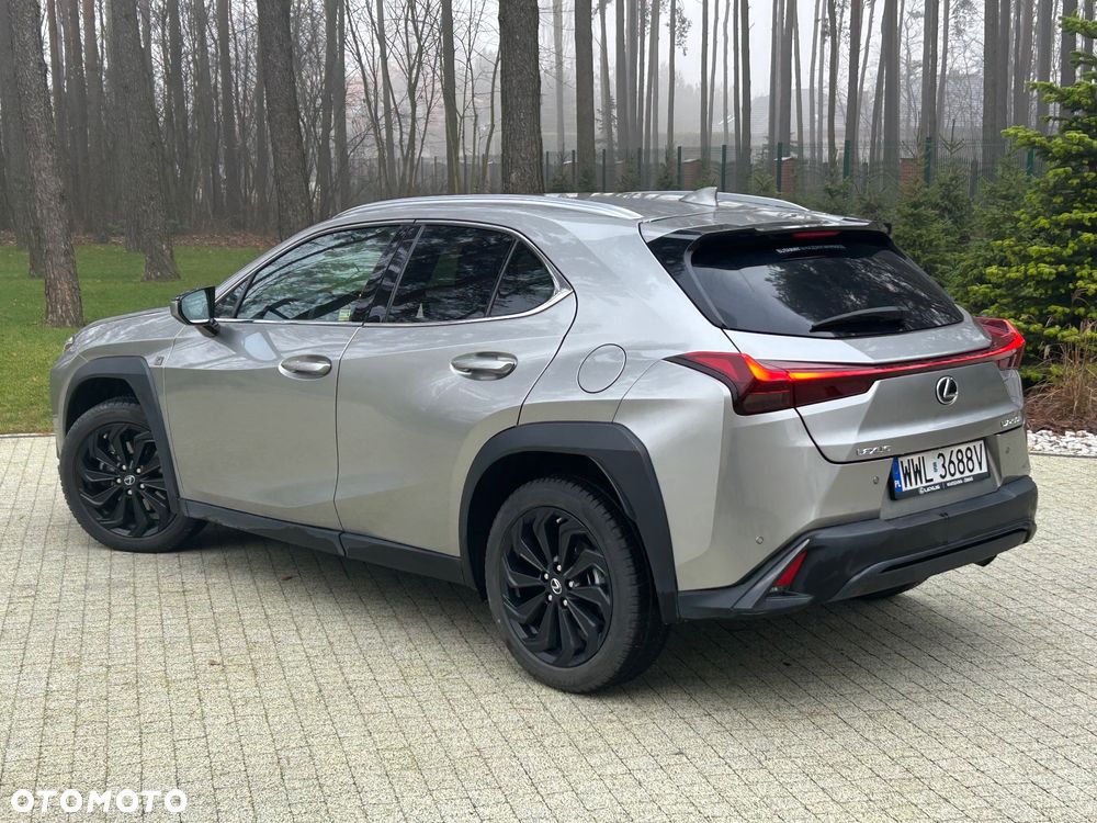Lexus UX 250h F Sport 2WD - 3