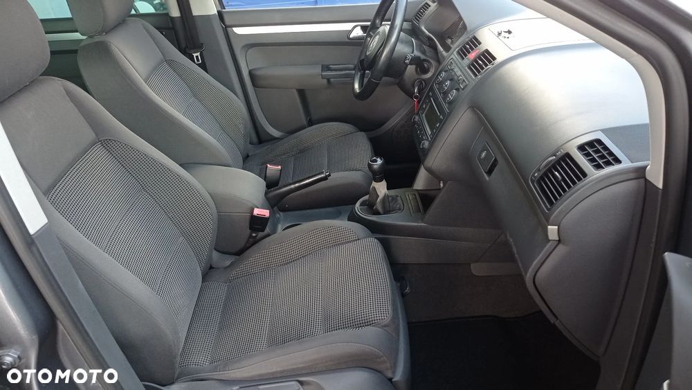 Volkswagen Touran 1.6 FSI Trendline - 39