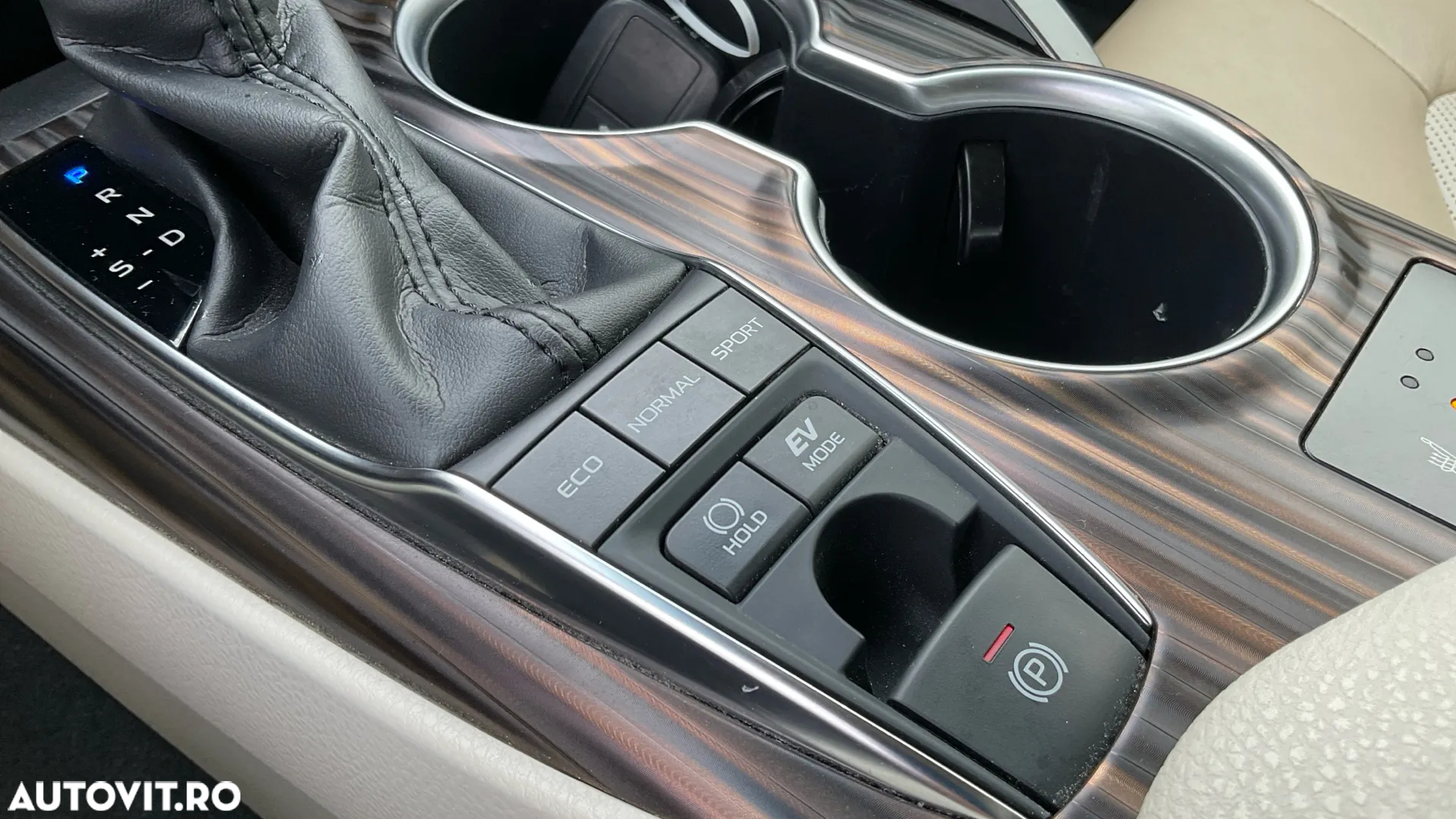 Toyota Camry 2.5 Hybrid Dynamic - 5