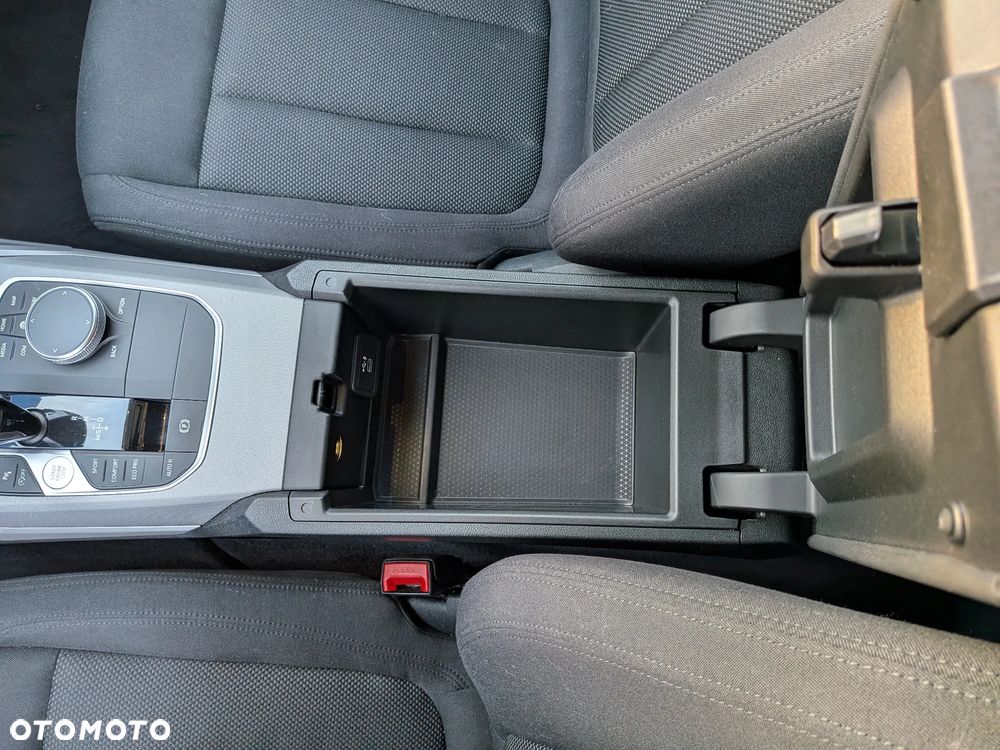 BMW Seria 3 318d - 30