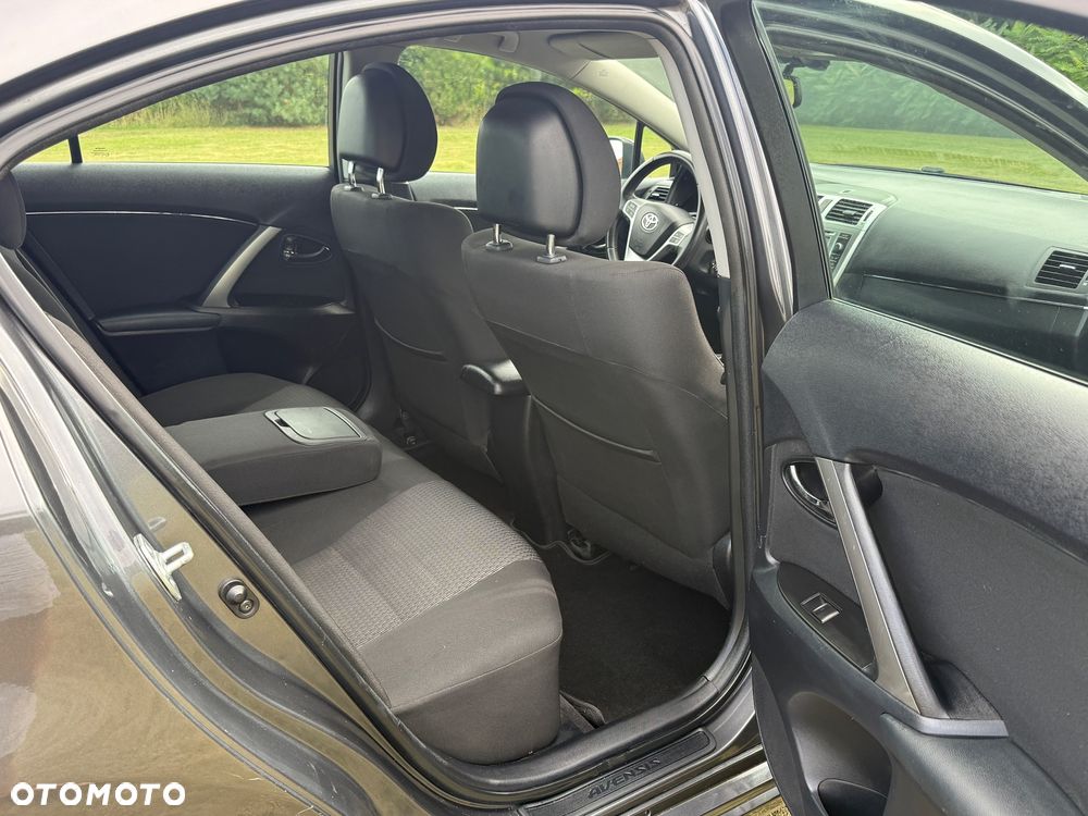 Toyota Avensis 2.0 D-4D Active - 22