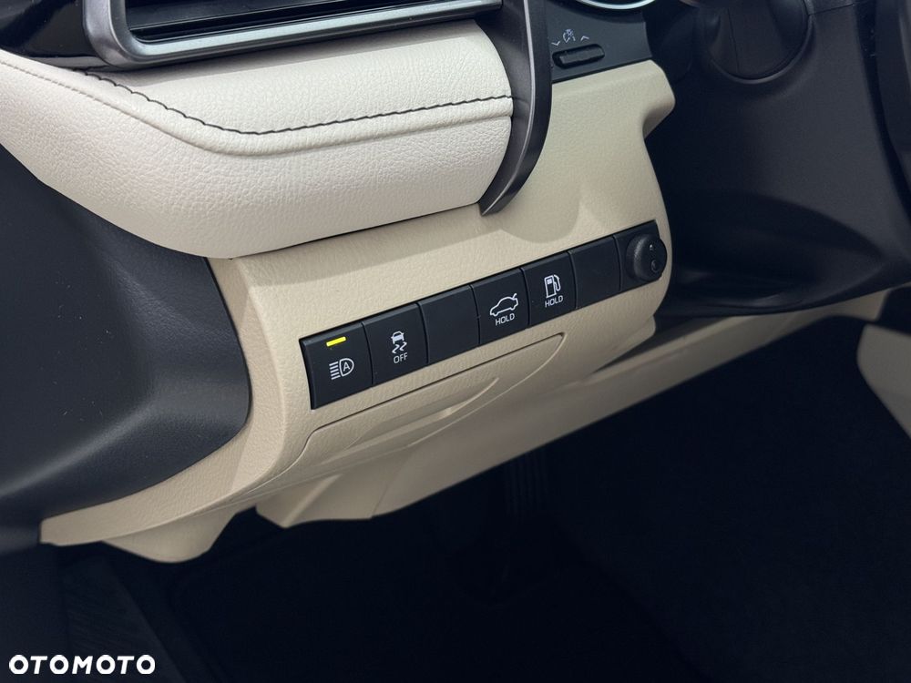 Toyota Camry - 21