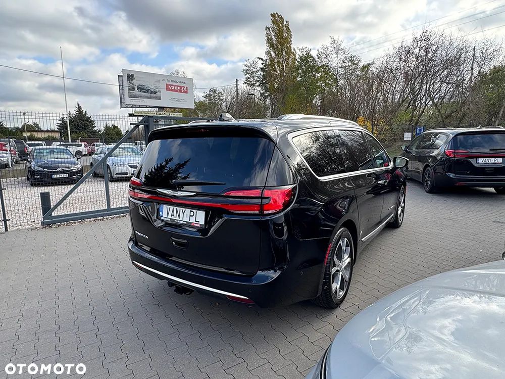 Chrysler Pacifica - 18