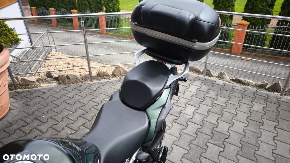 Suzuki GSX 1000 - 20