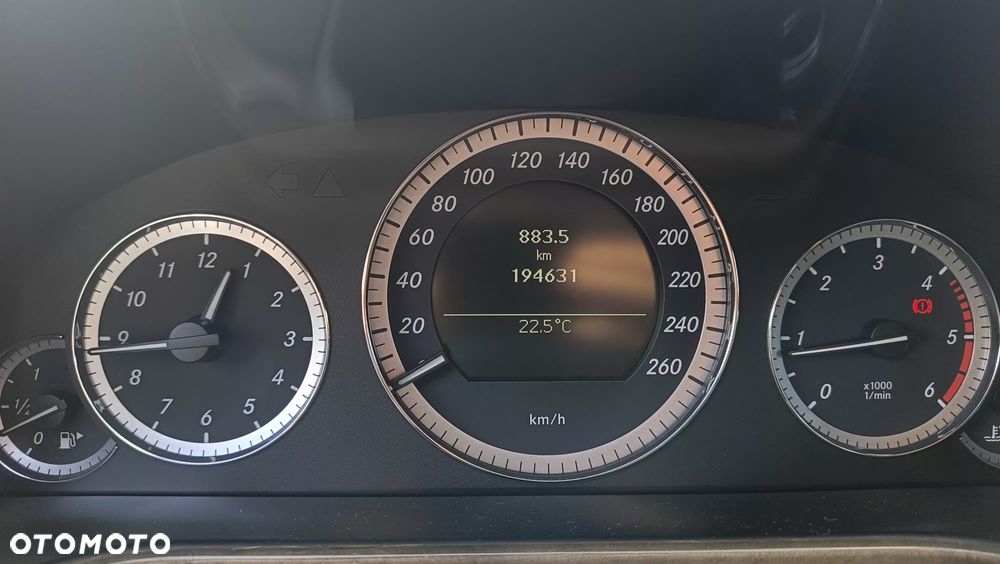 Mercedes-Benz Klasa E 250 CDI BlueEff - 19