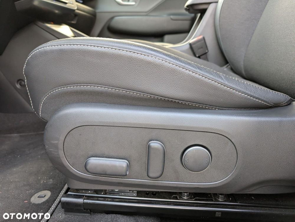 Hyundai Kona 65kWh Executive - 16